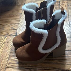 Torrid Brown Winter Boots with White Faux Fur 9WW like new